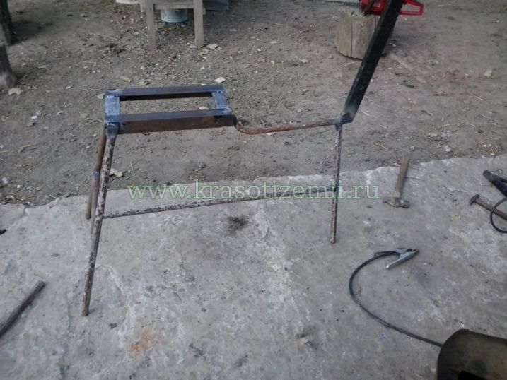 трехногая конструкция